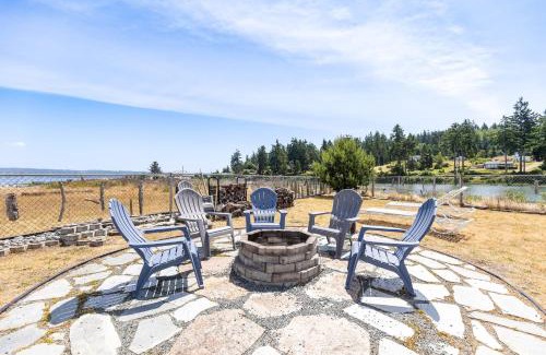 Coupeville House | Sisters by the Sound by AvantStay Beach Access