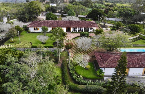 Novo Gravata House | Sitio dos Flamboyants - gorgeous property at the prime point of the hills