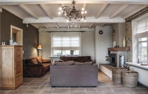 Lo-Reninge House | Six-Bedroom Holiday Home In Lo-Reninge