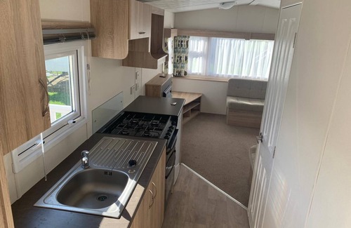 Selsey House | Six berth family caravan on West Sands, Selsey