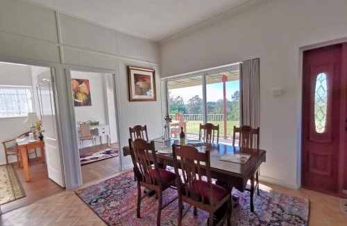 Mulgoa Ski Chalet | Six Oaks Cottage