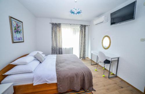 Mukinje Bed & Breakfast | Sixteen Lakes Guest House