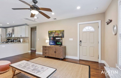 Brentwood House | Sizable Screened in Porch w/Luxury Kitchen + Bath