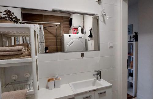 Dunaujvaros Apartment | Skandi Garzon