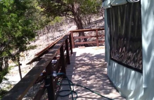 Kerrville House | Skeeters Place secluded private romantic getaway