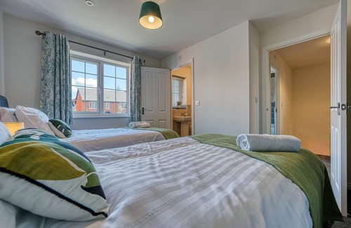 Rugby House | Skelhorn House close to Rugby, 3 bedrooms