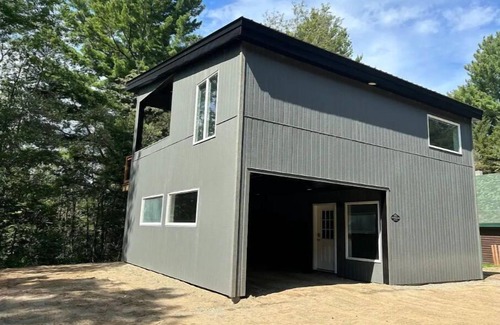 Jay Cottage | Ski, Bike and family fun at "The Future" cottage.