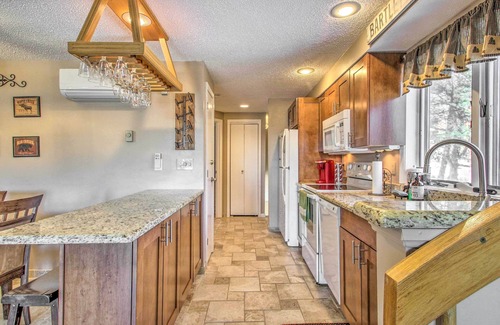 Bartlett Apartment | Ski Condo w/Pool, Close to Story Land & Attitash!