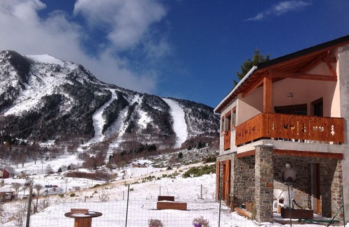 Porte-Puymorens Apartment | Ski, hiking, walking and shopping 15 minutes from the Principality of Andorra