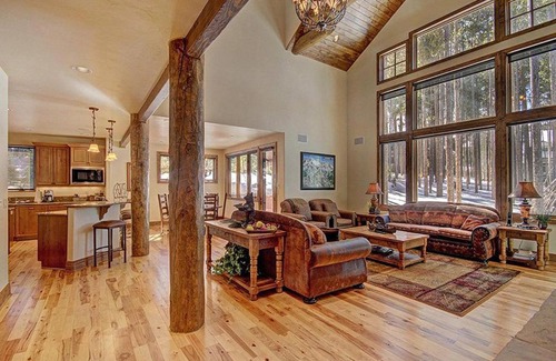 Boulder Ridge House | Ski Hill Lodge