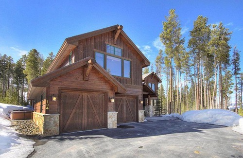 Boulder Ridge House | Ski Hill Lodge