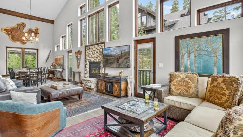 Boulder Ridge House | Ski Hill Sanctuary