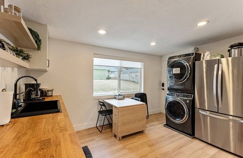 Sandy House | Ski Home! Alta, Brighton, Park City, Sleep 10!