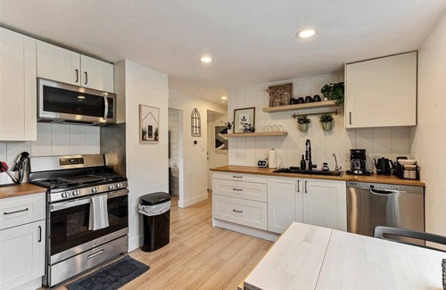 Sandy House | Ski Home! Alta, Brighton, Park City, Sleep 10!