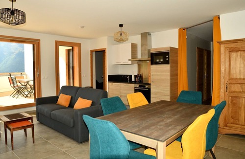 Oz Apartment | Ski in, ski out apartment. Alpes D'Huez Grand Domaine