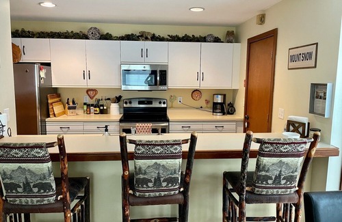West Dover Condo | Ski in Ski out Condo at Seasons on Mount Snow Hosted by Dean and Tina
