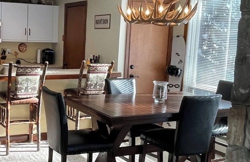 West Dover Condo | Ski in Ski out Condo at Seasons on Mount Snow Hosted by Dean and Tina