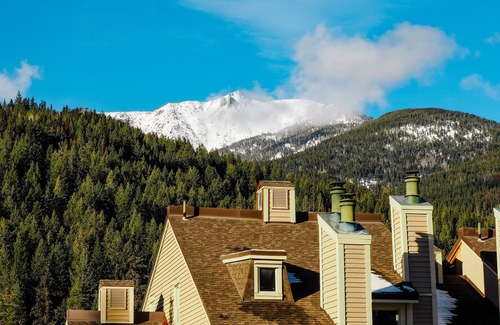 East Kootenay Apartment | Ski-In & Ski-Out Village Apartment