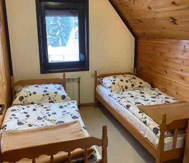 Kasidoli House | Ski kuća Boki