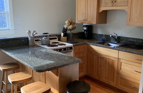 Londonderry Cottage | Ski & Lake Home-Minutes from Magic, Stratton, Bromley & Okemo-Southern Vermont