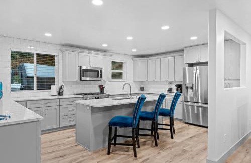 Olympus Cove House | Ski Lover's Paradise- 7BR Villa Near Top Resorts home