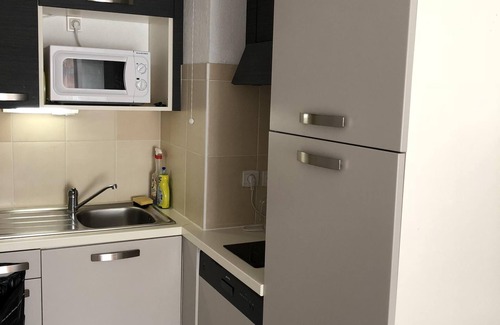 Valberg Apartment | Ski Valberg (1700m) 06, flat 2 rooms center, pisci intér. Heated Park closed