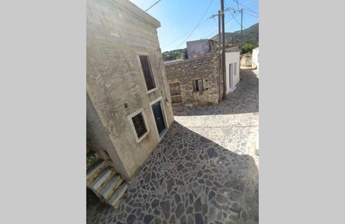 Kounelion Apartment | Skinias Traditional House