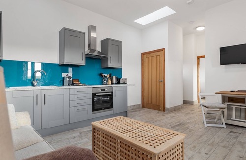 Haverfordwest Cottage | Skomer Sea View Cottage with Hot Tub- Dog Friendly