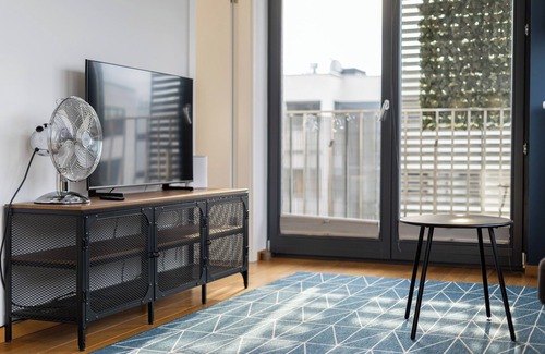 Wola Duchacka Apartment | Skowronia Modern Apartment