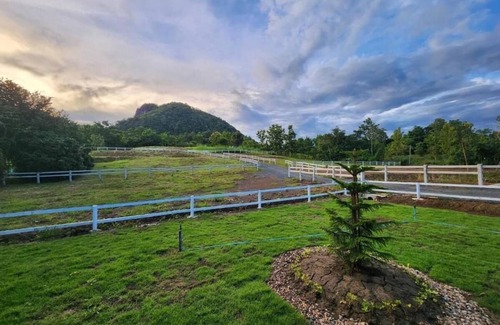 On Nuea Cabin | Skugga Farm Cabin