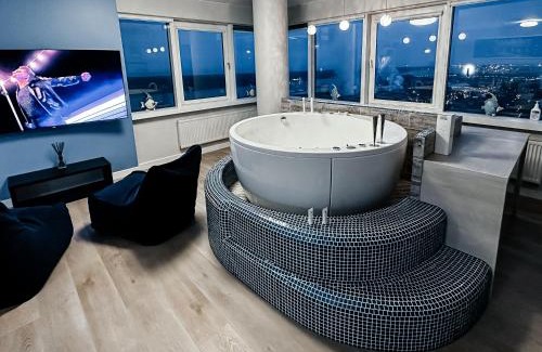 Klaipeda Apartment | sky DREAM jacuzzi sauna 33 FLOOR
