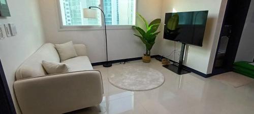 Gyonam-dong Apartment | SKY House, Seoul