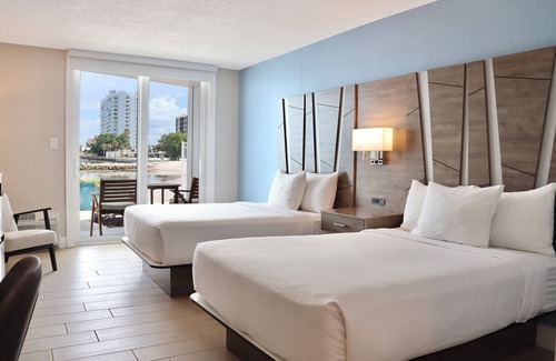 Pinellas Point Hotel | SkyBeach Resort