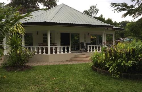 Praslin Island House | Skyblue Guesthouse - Self Catering