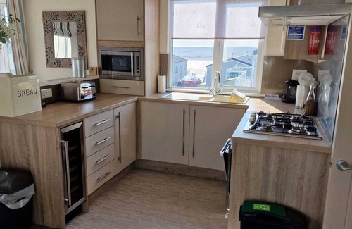 Wyke Regis House | Skydeck Holiday home with fabulous views over Chesil Beach and Portland Harbour