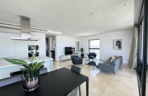 City Centre Apartment | SkyHigh Park View Living