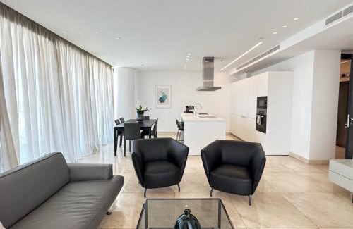 City Centre Apartment | SkyHigh Park View Living