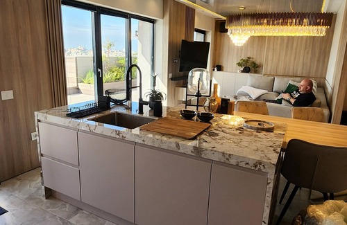 Vitan Condo | Skylight Penthouse Bucharest in Center area! Luxury, Hot tub, 360 degree views!