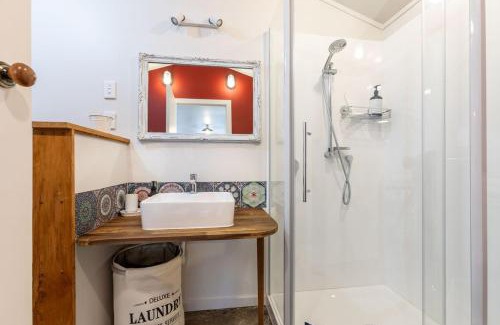 Woodville Apartment | Skyline Breeze Studio