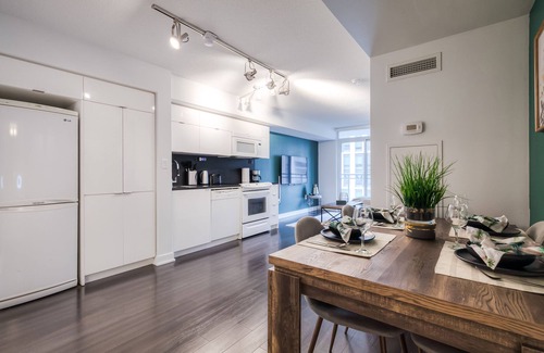 CityPlace Apartment | Skyline Toronto Lakeview Suites