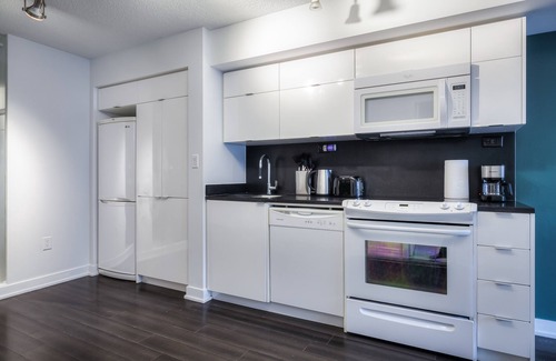 CityPlace Apartment | Skyline Toronto Lakeview Suites