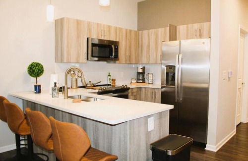 Midtown - Westport Apartment | Skyline View Top Floor Loft, King & Queen Bedroom