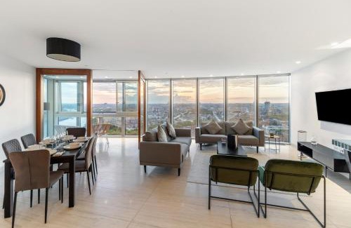 Vauxhall Apartment | Skyline Views Luxury 3 Bedroom Central London Free Parking