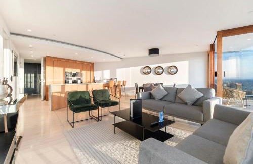 Vauxhall Apartment | Skyline Views Luxury 3 Bedroom Central London Free Parking