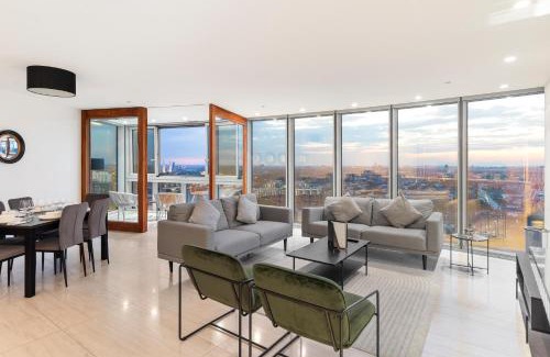 Vauxhall Apartment | Skyline Views Luxury 3 Bedroom Central London Free Parking