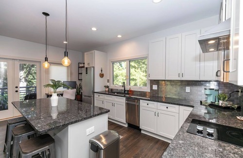 North Ormewood Park House | Skyline Views, Mins to Downtown