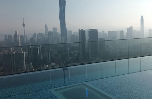 Brickfields Apartment | SkyPool Suite @ KL Sentral - Suite B