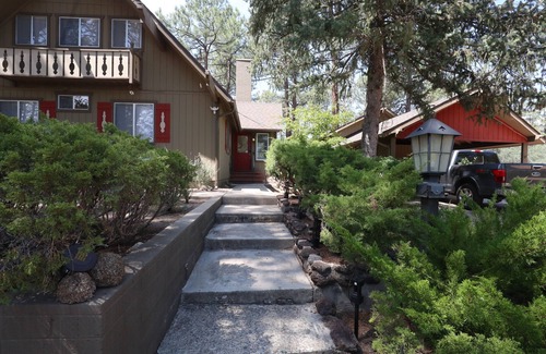 Mountain Club Ski Chalet | Skyview Chalet - Prescott Cabin Rentals