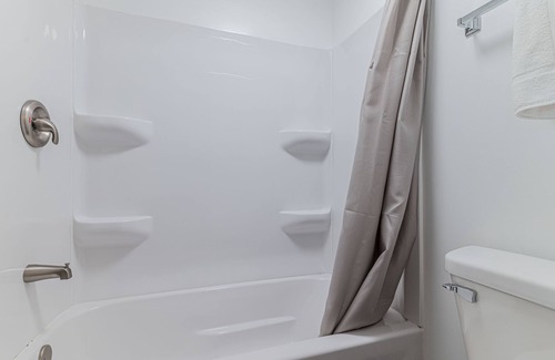 Burlington Hotel | Skyview Inn