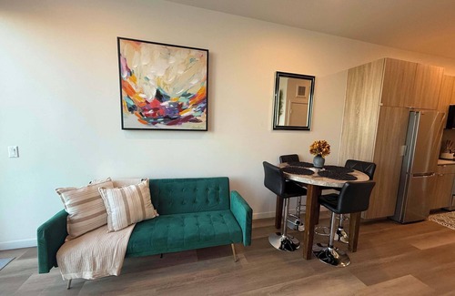 Rio Grande Apartment | SLC Studio near the Best restaurants in town!